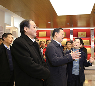 安徽省政協(xié)主席張昌爾、合肥市政協(xié)主席韓冰等領(lǐng)導(dǎo)一行蒞臨洽洽參觀考察